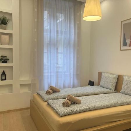 Szechenyi Renovated 2Br At Danube River Budapest Exteriör bild