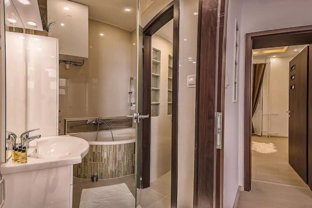 Szechenyi Renovated 2Br At Danube River Budapest Exteriör bild